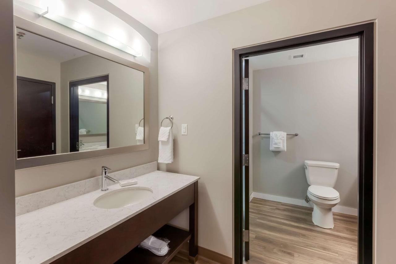 Best Western Premier Northwood Hotel Timmins Exterior foto